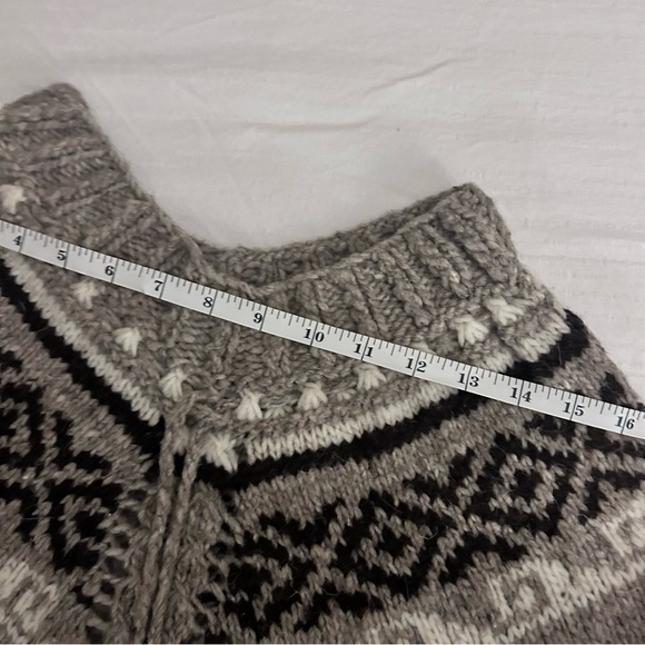 Hand Knit Cowichan Design Brown Wool Triangle Poncho - Picture 14 of 16